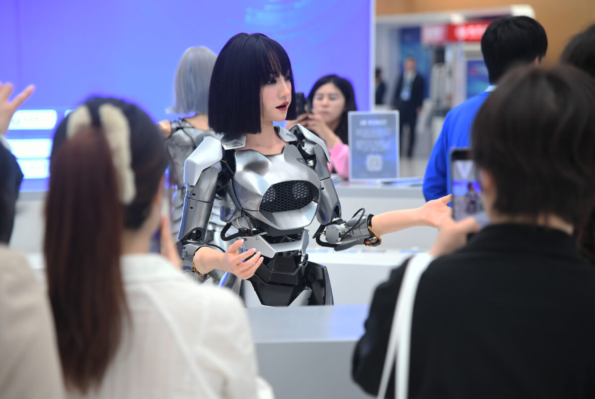 visit robot exhibitions